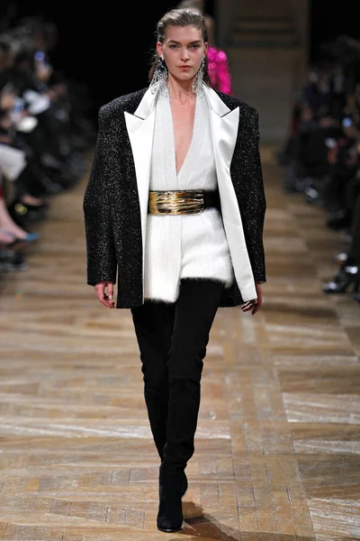Look 7